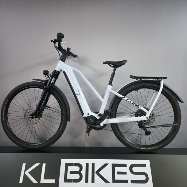 CUBE | KATHAMNDU HYBRUD ONE 800